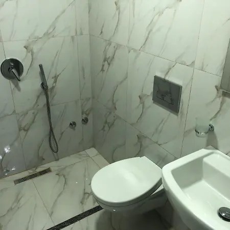 Center Apartment *