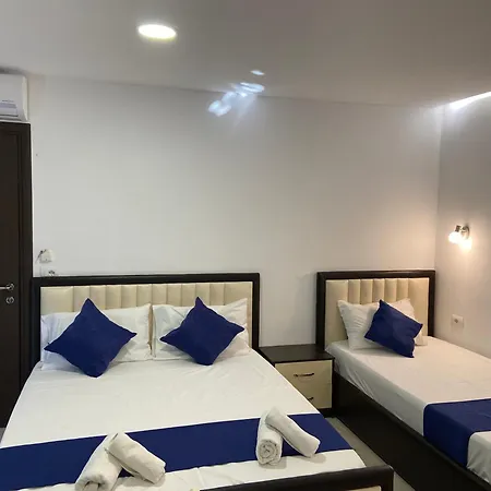 Center Apartment *
